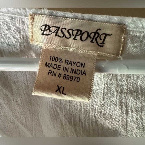 Passport White Blouse with Colorful Embroidery Size XL - Picture 5 of 9
